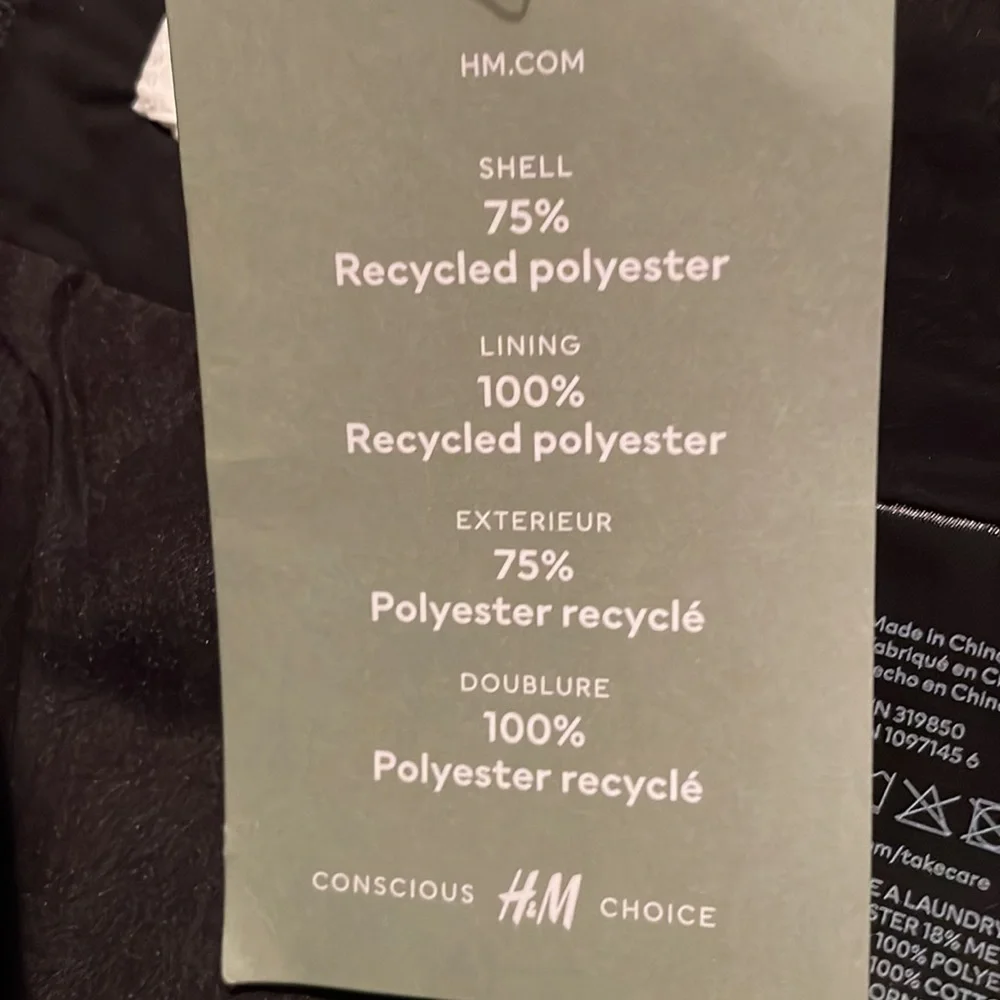 H&M silver shiny mini skirt. Size8 I put it with a shirt I’m selling too see 👀 - Picture 9 of 11